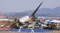 South Koreans mourn 179 people who died in plane crash